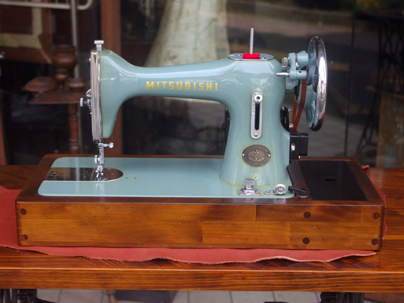 MITSUBISHI 三菱電機製 家庭用ミシン MITSUBISHI 三菱電機製 家庭用ミシン
