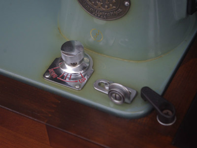 MITSUBISHI 三菱電機製 家庭用ミシン