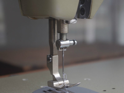 ブラザー TZ1-B651 職業用ジグザグミシン（モーター仕様・無垢材ベース付）