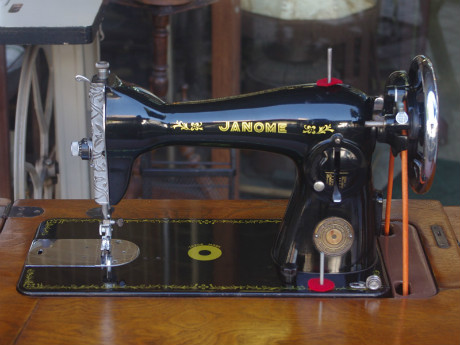 Janome ジャノメ製 家庭用足踏みミシン
