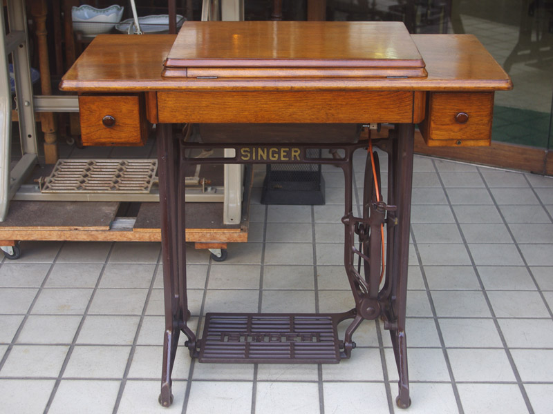 No.735 SINGER 227U シンガー製 家庭用足踏みミシン