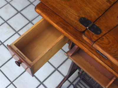 No.735 SINGER 227U シンガー製 家庭用足踏みミシン：アンティーク