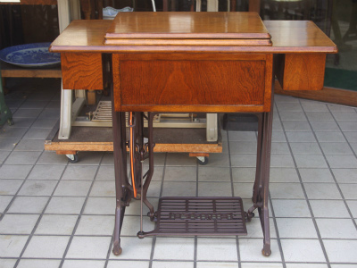 No.735 SINGER 227U シンガー製 家庭用足踏みミシン