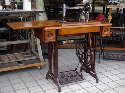 BROTHER ブラザー製 家庭用足踏みミシン