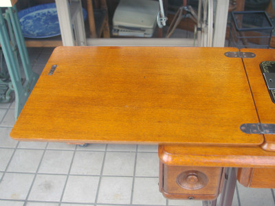 BROTHER ブラザー製 家庭用足踏みミシン