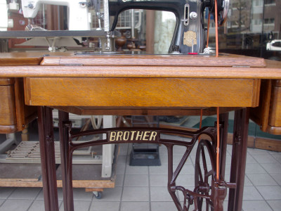 BROTHER ブラザー製 家庭用足踏みミシン