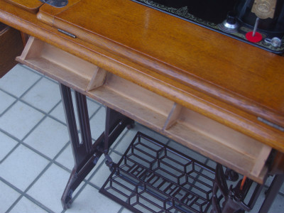 BROTHER ブラザー製 家庭用足踏みミシン