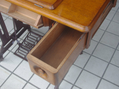 BROTHER ブラザー製 家庭用足踏みミシン