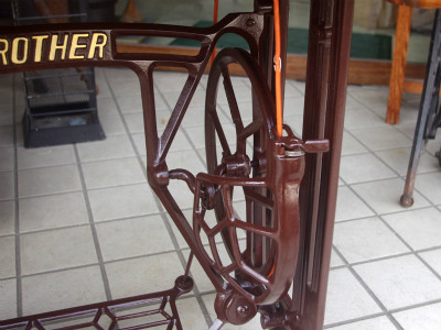 BROTHER ブラザー製 家庭用足踏みミシン