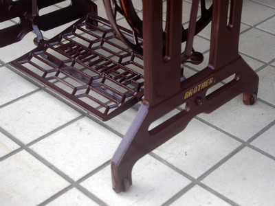 BROTHER ブラザー製 家庭用足踏みミシン