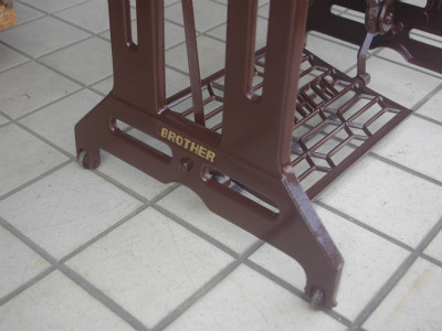 BROTHER ブラザー製 家庭用足踏みミシン