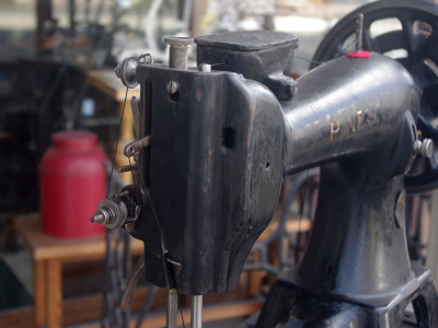 PINES パイン製 工業用極厚物縫い 足踏みミシン