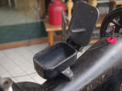 PINES パイン製 工業用極厚物縫い 足踏みミシン