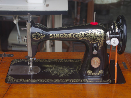 SINGER 15K シンガー製 薔薇ブーケ柄 鋳物網脚の足踏みミシン