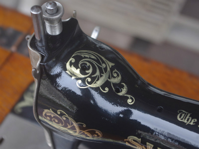 SINGER 15K シンガー製 薔薇ブーケ柄 鋳物網脚の足踏みミシン