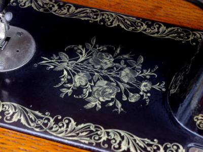 SINGER 15K シンガー製 薔薇ブーケ柄 鋳物網脚の足踏みミシン