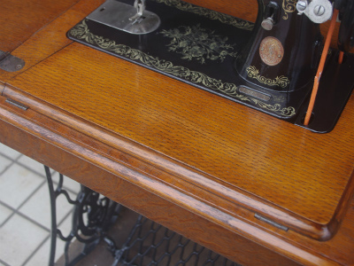 SINGER 15K シンガー製 薔薇ブーケ柄 鋳物網脚の足踏みミシン