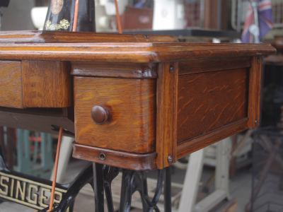 SINGER 15K シンガー製 薔薇ブーケ柄 鋳物網脚の足踏みミシン