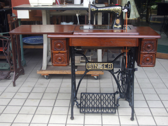 SINGER 15K シンガー製 薔薇ブーケ柄 2段引き出しの足踏みミシン