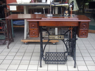 SINGER 15K シンガー製 薔薇ブーケ柄 2段引き出しの足踏みミシン