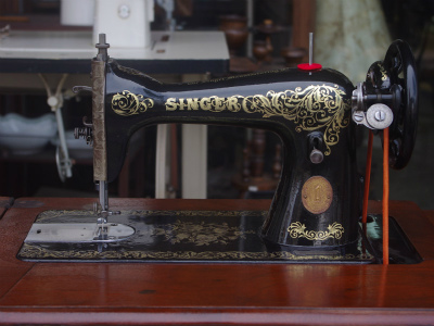 SINGER 15K シンガー製 薔薇ブーケ柄 2段引き出しの足踏みミシン