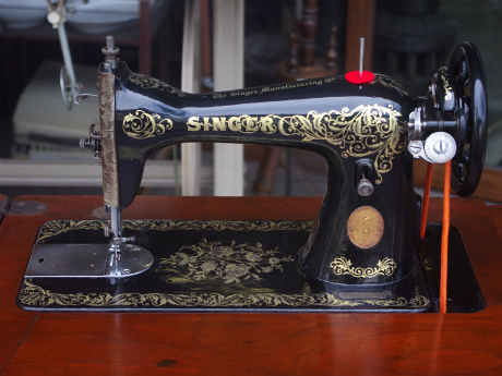 SINGER 15K シンガー製 薔薇ブーケ柄 2段引き出しの足踏みミシン