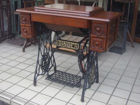 SINGER 15K シンガー製 薔薇ブーケ柄 2段引き出しの足踏みミシン