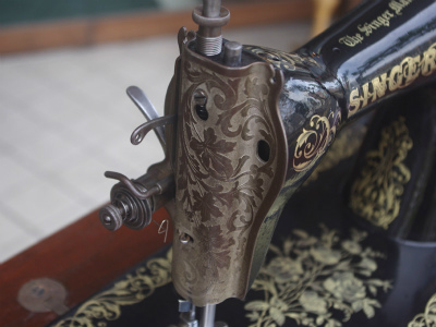 SINGER 15K シンガー製 薔薇ブーケ柄 2段引き出しの足踏みミシン