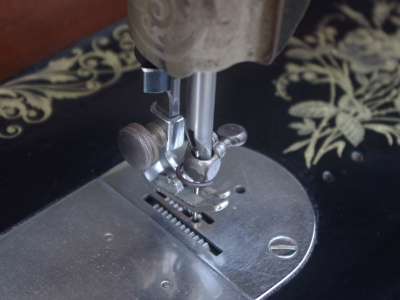 SINGER 15K シンガー製 薔薇ブーケ柄 2段引き出しの足踏みミシン