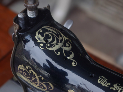 SINGER 15K シンガー製 薔薇ブーケ柄 2段引き出しの足踏みミシン