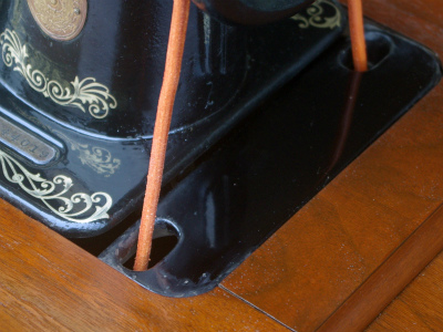 SINGER 15K シンガー製 薔薇ブーケ柄 2段引き出しの足踏みミシン