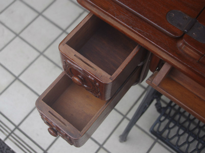 SINGER 15K シンガー製 薔薇ブーケ柄 2段引き出しの足踏みミシン