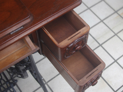 SINGER 15K シンガー製 薔薇ブーケ柄 2段引き出しの足踏みミシン