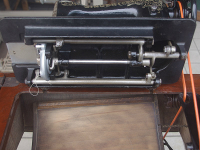 SINGER 15K シンガー製 薔薇ブーケ柄 2段引き出しの足踏みミシン