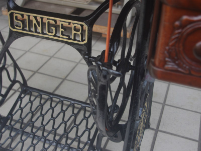 SINGER 15K シンガー製 薔薇ブーケ柄 2段引き出しの足踏みミシン