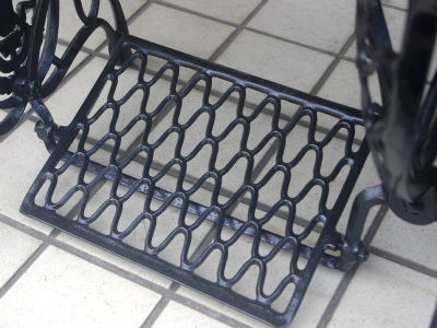 SINGER 15K シンガー製 薔薇ブーケ柄 2段引き出しの足踏みミシン