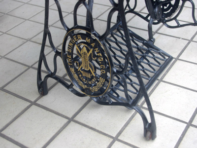 SINGER 15K シンガー製 薔薇ブーケ柄 2段引き出しの足踏みミシン