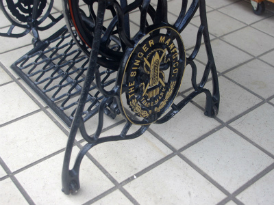 SINGER 15K シンガー製 薔薇ブーケ柄 2段引き出しの足踏みミシン