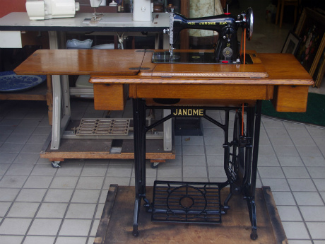 Janome ジャノメ製 家庭用足踏みミシン