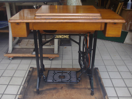Janome ジャノメ製 家庭用足踏みミシン