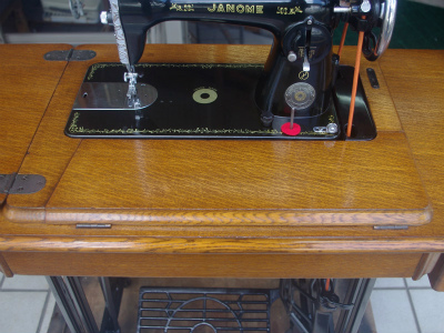 Janome ジャノメ製 家庭用足踏みミシン