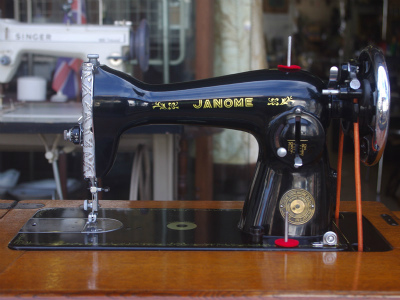 Janome ジャノメ製 家庭用足踏みミシン