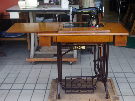 Janome ジャノメ製 家庭用足踏みミシン