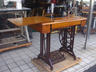 Janome ジャノメ製 家庭用足踏みミシン