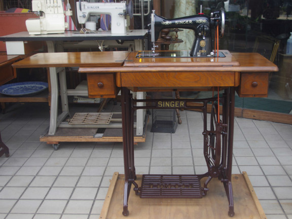 SINGER 15U シンガー製 家庭用足踏みミシン SINGER 15U シンガー製 家庭用足踏みミシン
