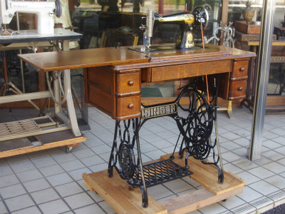 SINGER 15K シンガー製 オーク仕様 2段引き出しの足踏みミシン