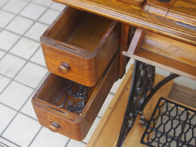 SINGER 15K シンガー製 オーク仕様 2段引き出しの足踏みミシン