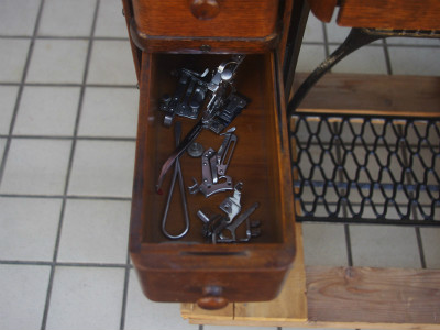 SINGER 15K シンガー製 オーク仕様 2段引き出しの足踏みミシン