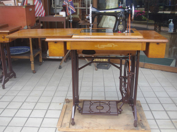 Janome ジャノメ製 家庭用足踏みミシン