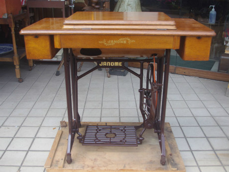 Janome ジャノメ製 家庭用足踏みミシン